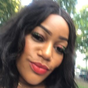 Meet your Posher, Gena